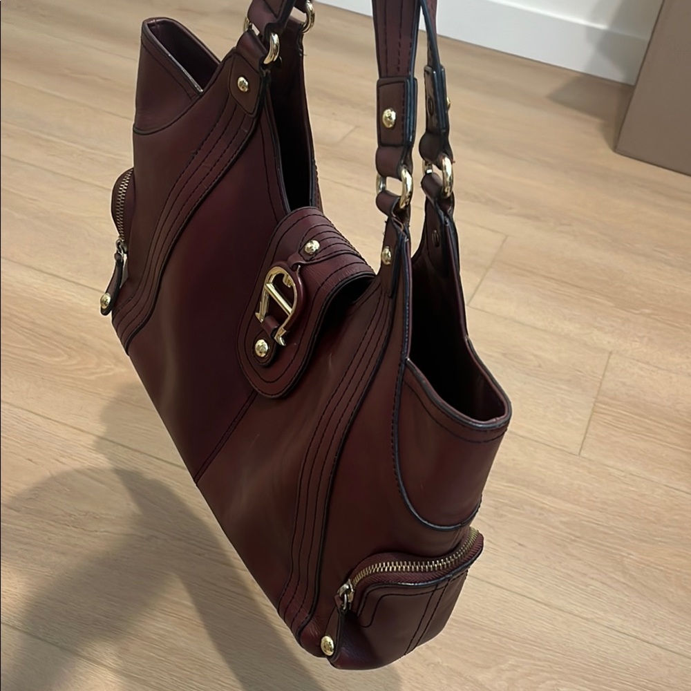 Etienne Aigner Burgundy Leather Shoulder Bag with Gold Hardware - Picture 16 of 16
